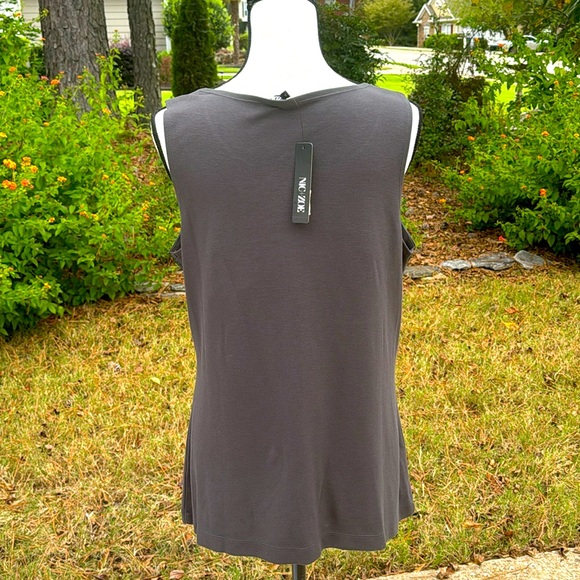 Top - Picture 4 of 9